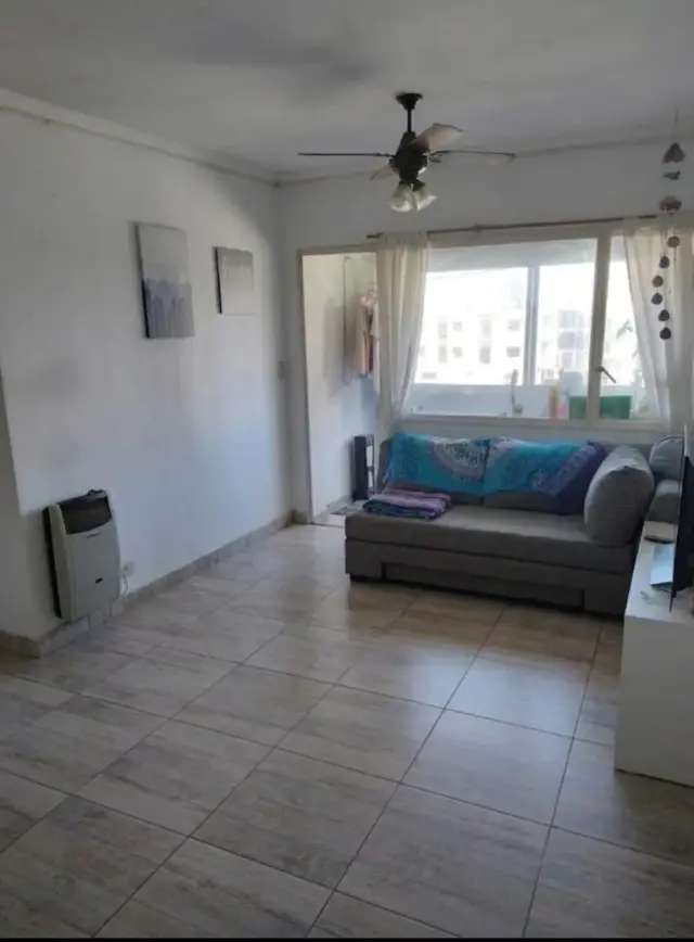 Departamento de 3 ambientes con espacio Guardacoche