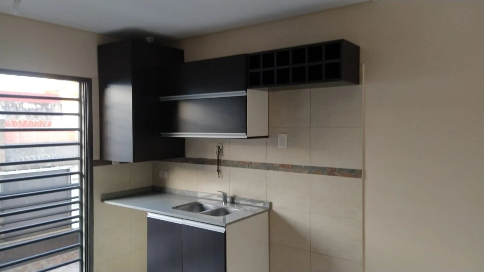 Departamento al frente de 2 ambientes con balcon, nuevo a estrenar foto 3