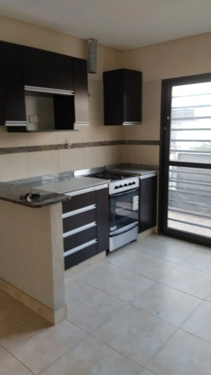 Departamento al frente de 2 ambientes con balcon, nuevo a estrenar foto 4