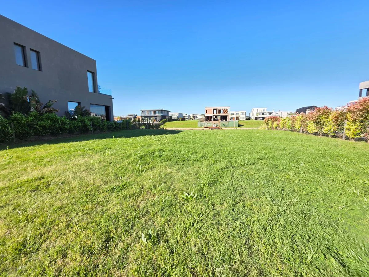 VENTA LOTE AL RIO EL YACHT NORDELTA foto 2