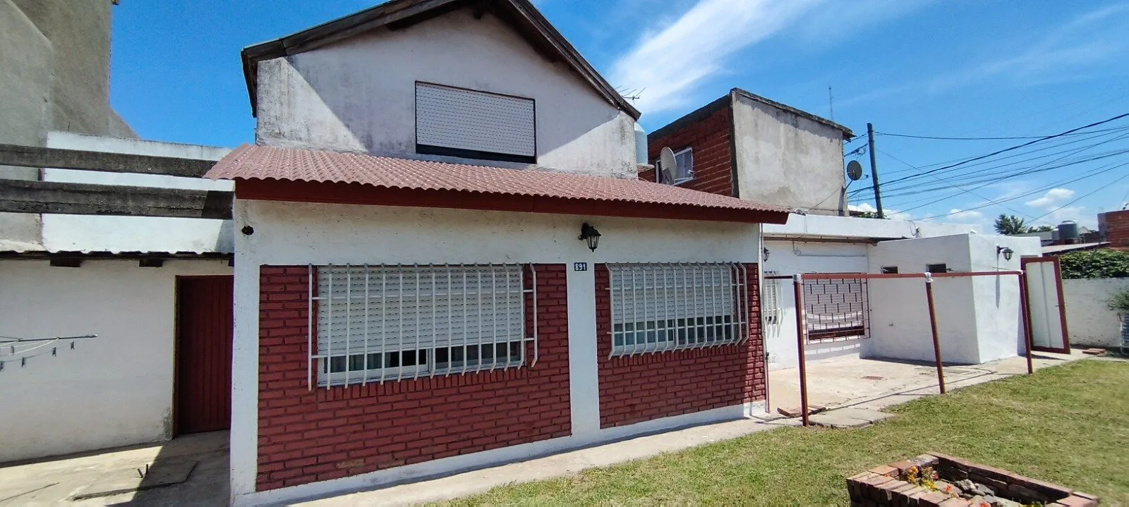 EXCELENTE PROPIEDAD EN VENTA EN BOSQUES FLORENCIO VARELA foto 2