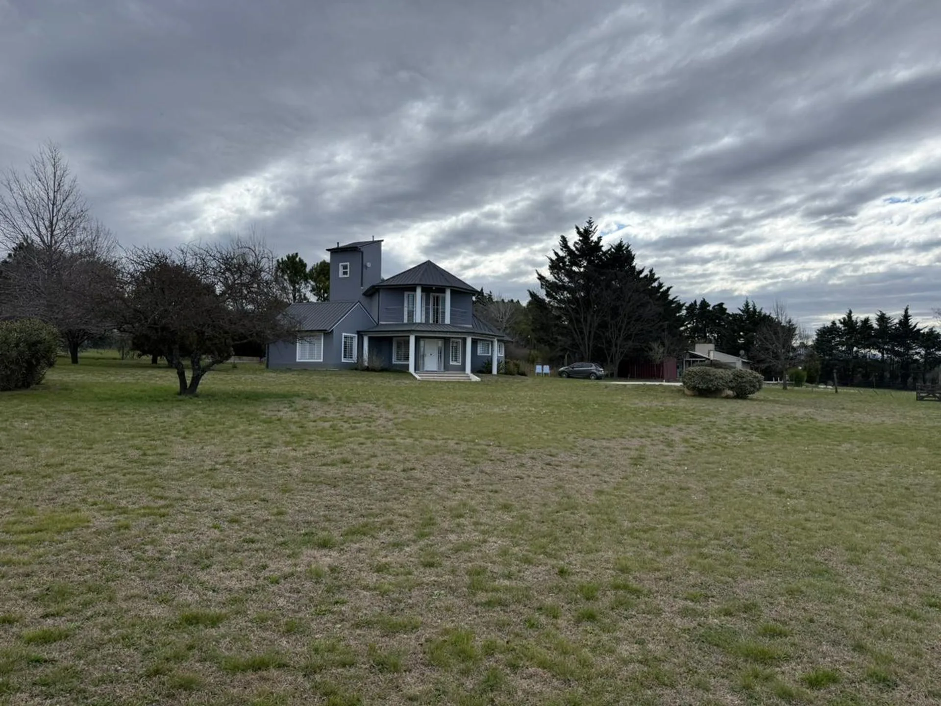 CASA FRENTE AL LAGO LOS MOLINOS – POTRERO DE GARAY foto 3