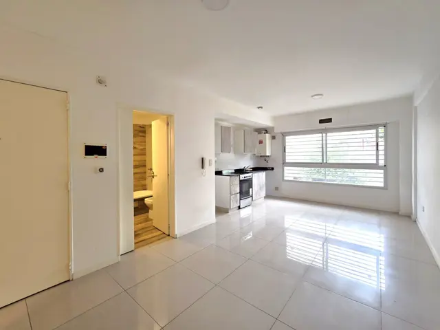 ALQUILER MONOAMBIENTE DIVIDIDO CON PATIO CABALLITO