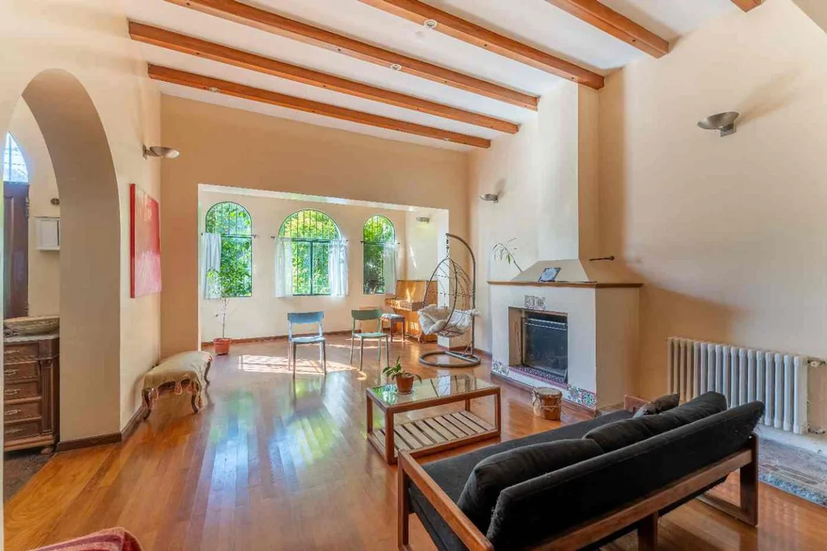 VENTA CASA 7 AMB JARDÍN PILETA OLIVOS, LA LUCILA foto 2