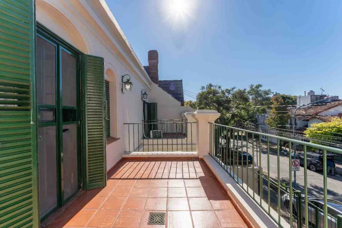 VENTA CASA 7 AMB JARDÍN PILETA OLIVOS, LA LUCILA foto 3