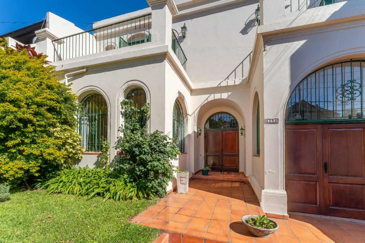 VENTA CASA 7 AMB JARDÍN PILETA OLIVOS, LA LUCILA foto 4