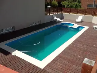Excelente Departamento en Pinamar, piscina y servicio de mucama foto 3
