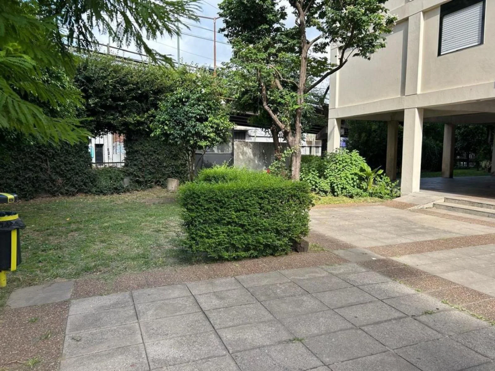 DEPARTAMENTO 4 AMB CON BALCON EN BARRIO CERRADO - CIUDADELA foto 3