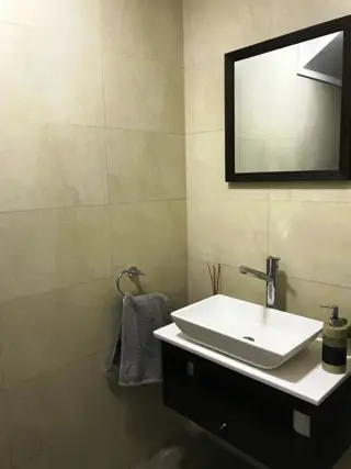 Duplex  de 3 ambientes de categoria en venta en Villa Luzuriaga foto 5