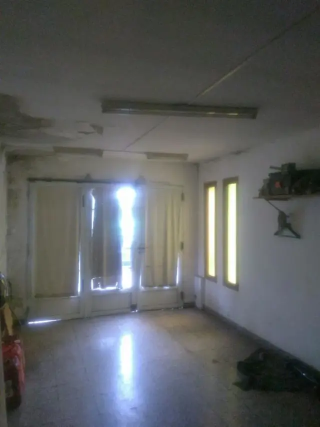 CASA 2 DORMITORIOS, BUENA UBICACIÓN, GRAN TERRENO