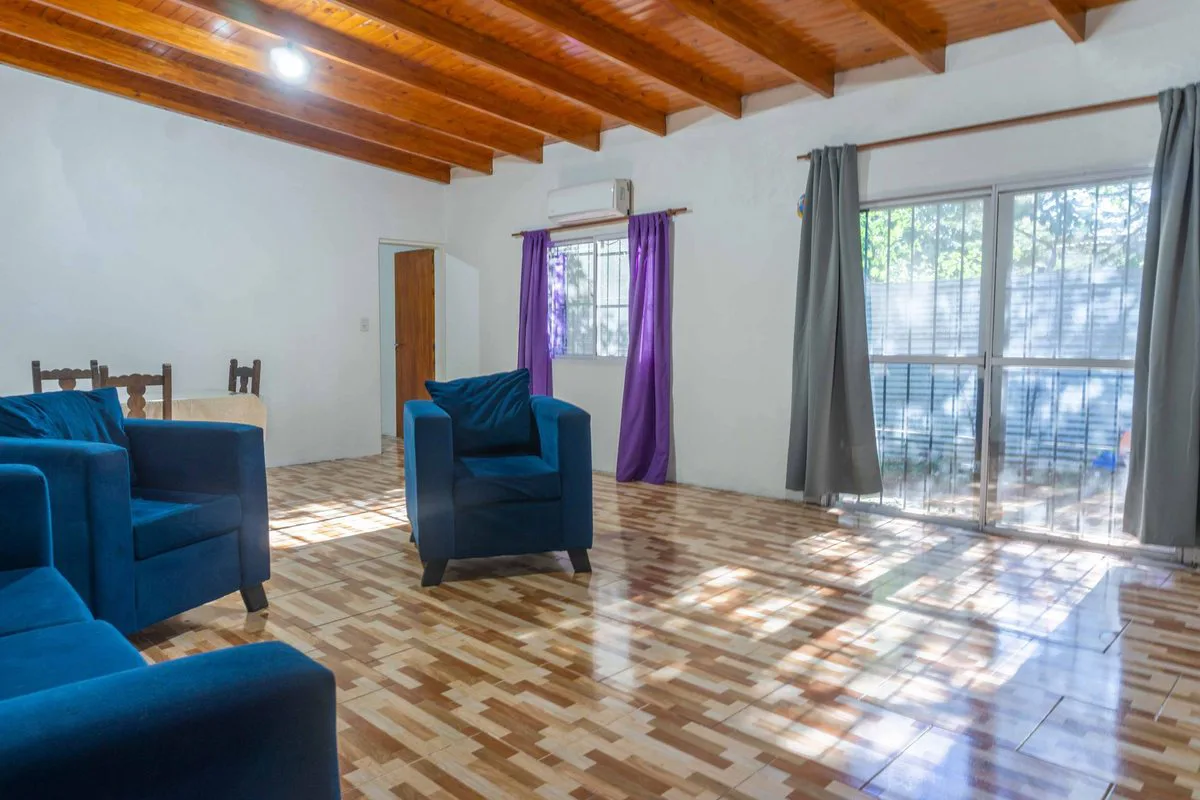 CASA EN VENTA 2 DORMITORIOS LOS HORNOS LA PLATA foto 3