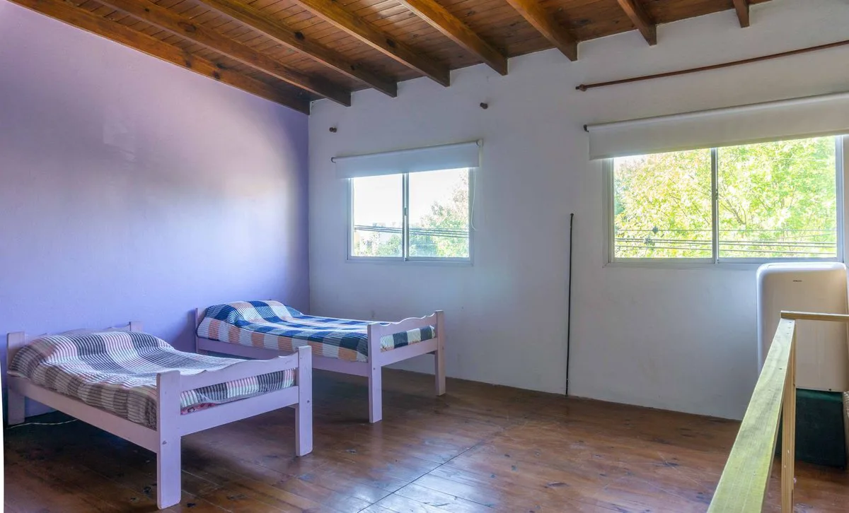 CASA EN VENTA 2 DORMITORIOS LOS HORNOS LA PLATA foto 4