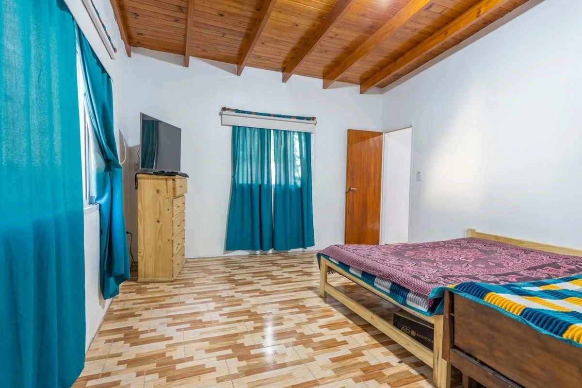 CASA EN VENTA 2 DORMITORIOS LOS HORNOS LA PLATA foto 5