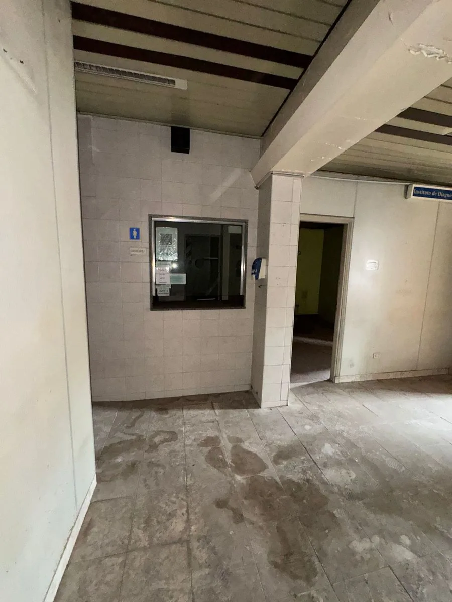 VENTA OFICINA EN MORON CENTRO 200MTS CUBIERTOS foto 5
