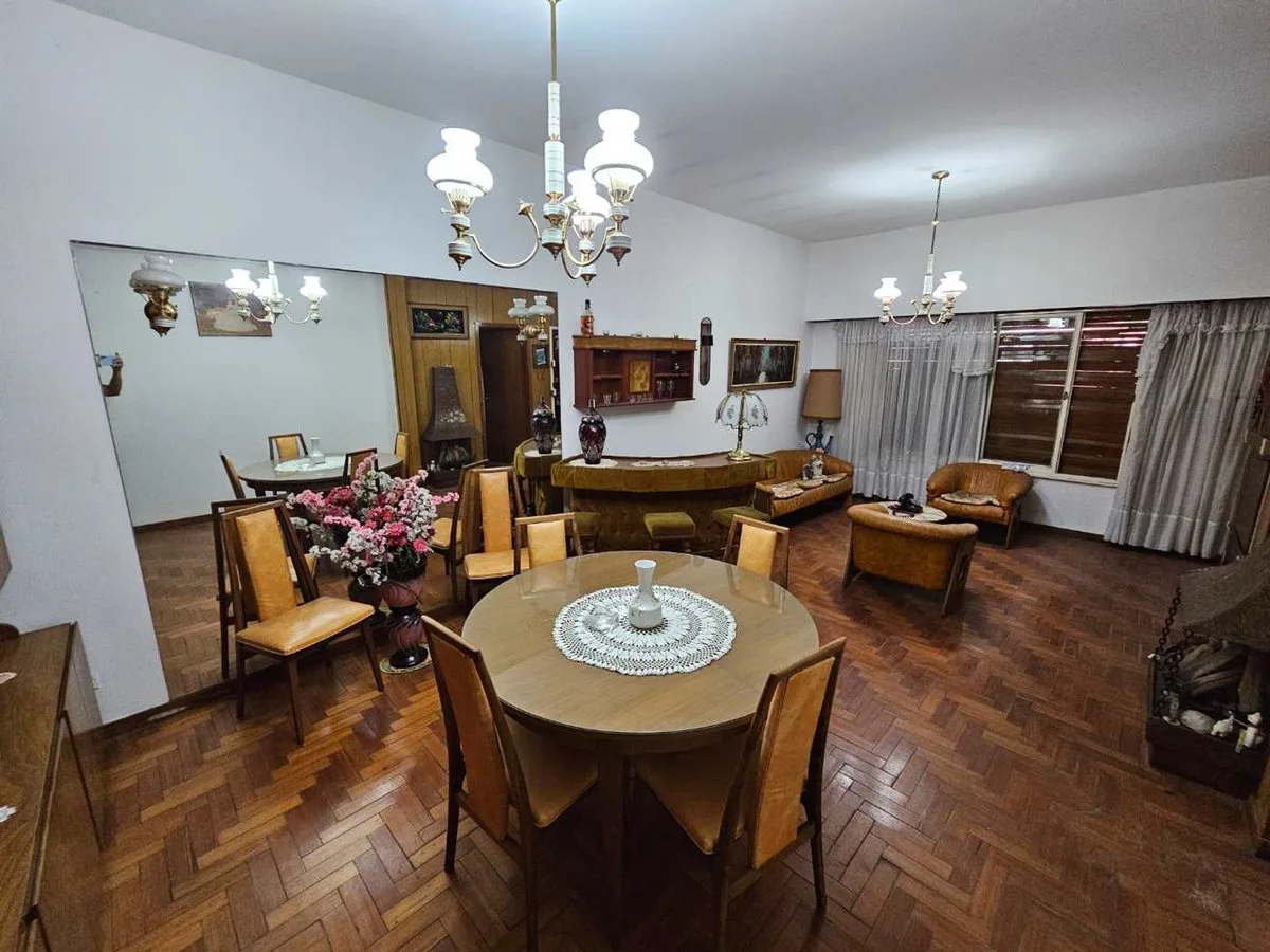 VENTA CASA 4 AMBIENTES MERLO CON JARDIN Y COCHERA foto 2