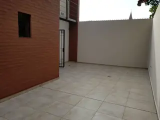 HERMOSO DEPTO MUY AMPLIO CON PATIO PROPIO DE 37 M2 ALTO ALBERDI foto 3