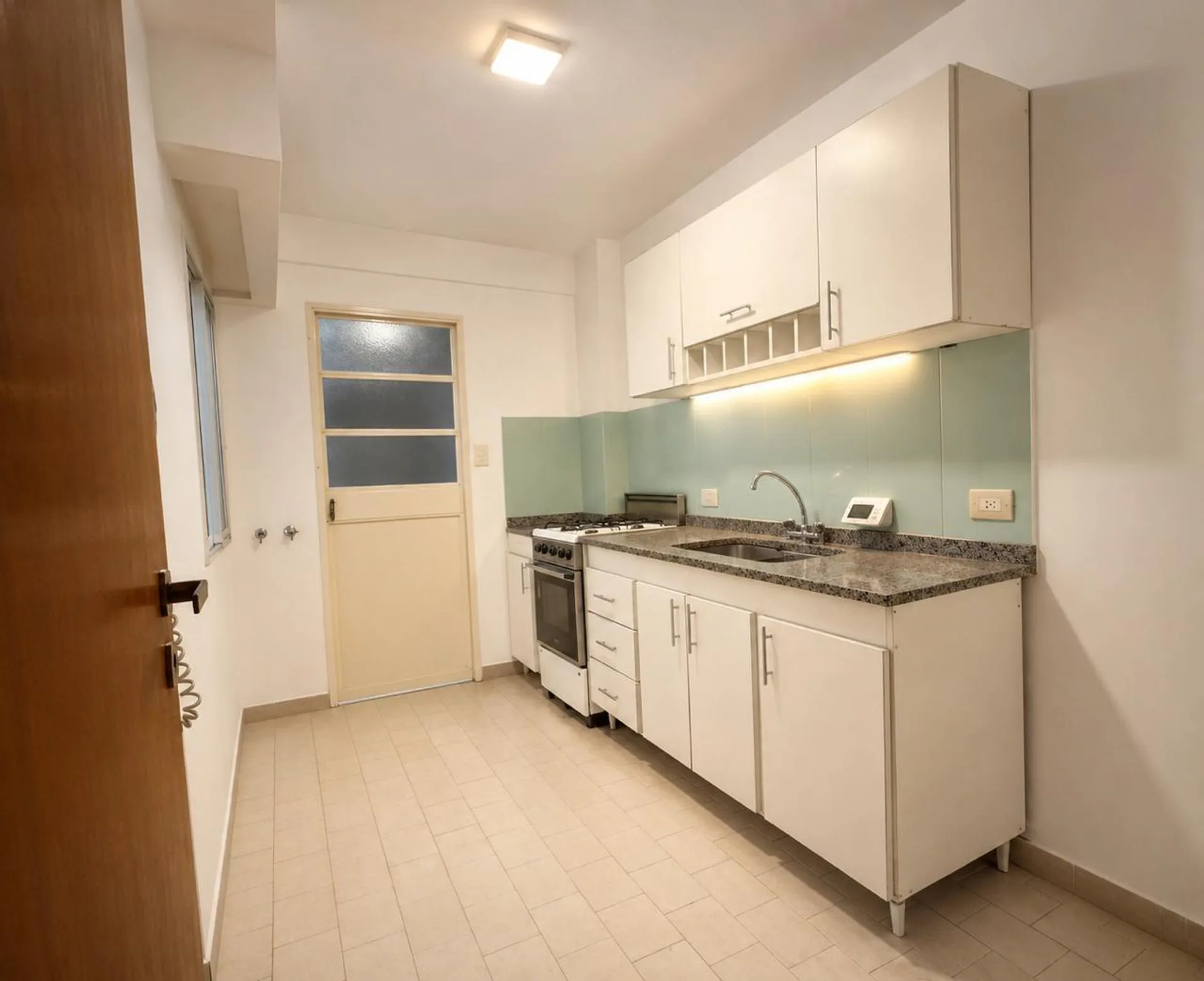VENDE DEPARTAMENTO DE 2 AMBIENTES  MONTE GRANDE foto 5