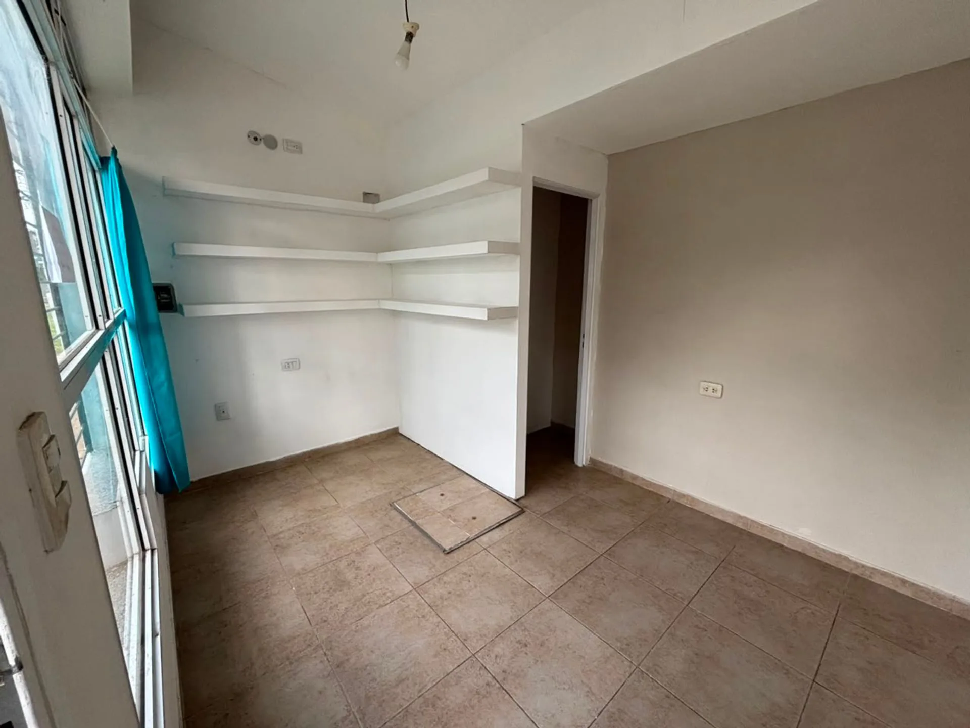 ALQUILER DE LOCAL COMERCIAL EN SANTO TOMÉ foto 4