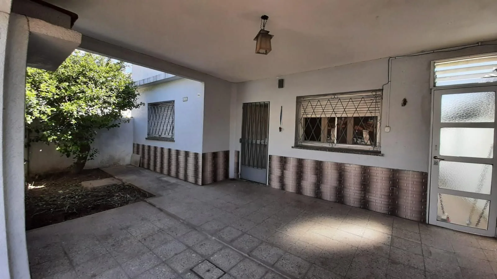 Venta Casa 3amb con Cochera en El Palomar foto 2