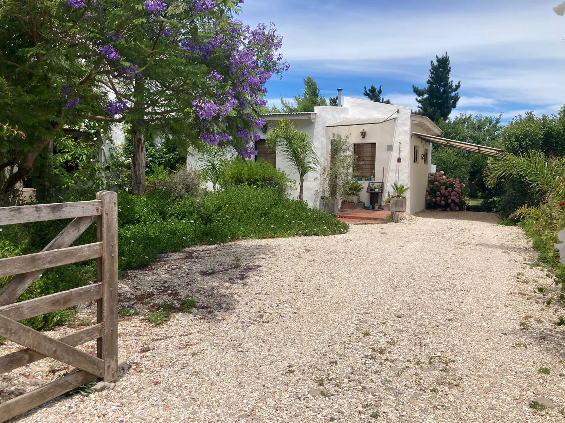 VENTA CASA + DEPTOS, PARQUE Y PILETA, CLAROMECO