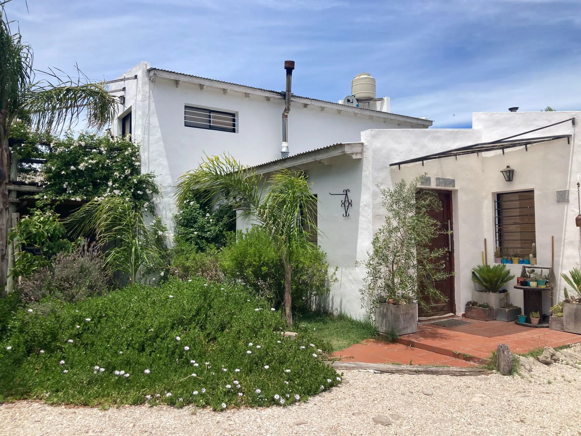 VENTA CASA + DEPTOS, PARQUE Y PILETA, CLAROMECO foto 2