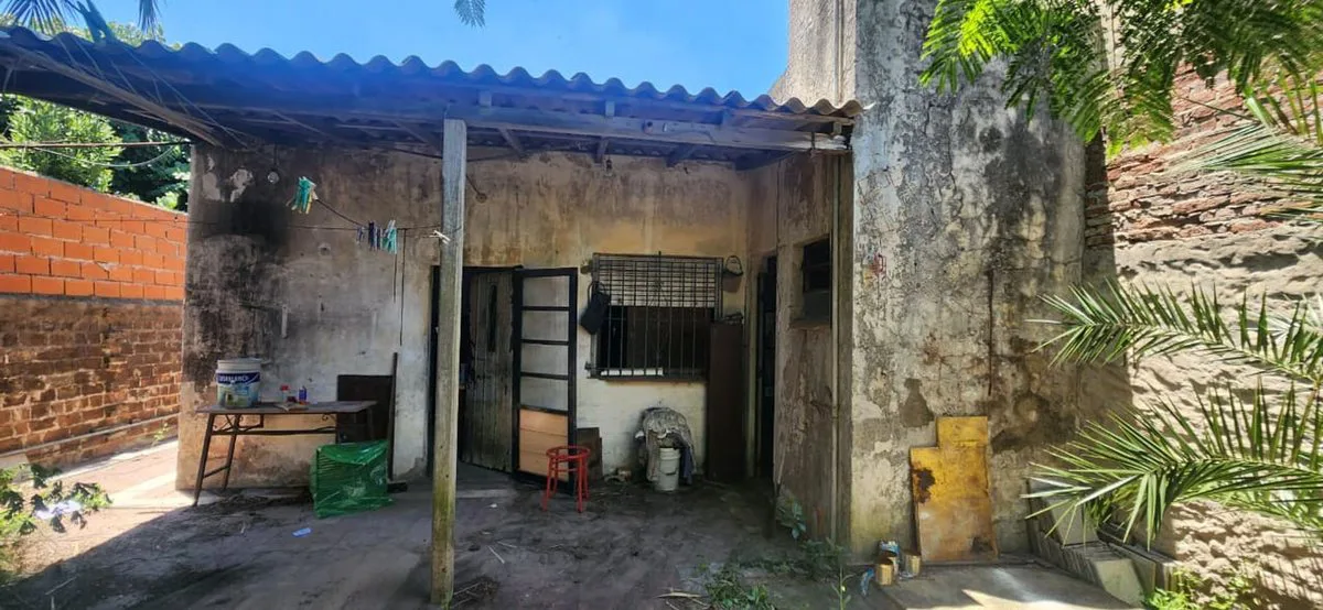 CASA AL FONDO EN VENTA EN LOMAS  A RECICLAR foto 2
