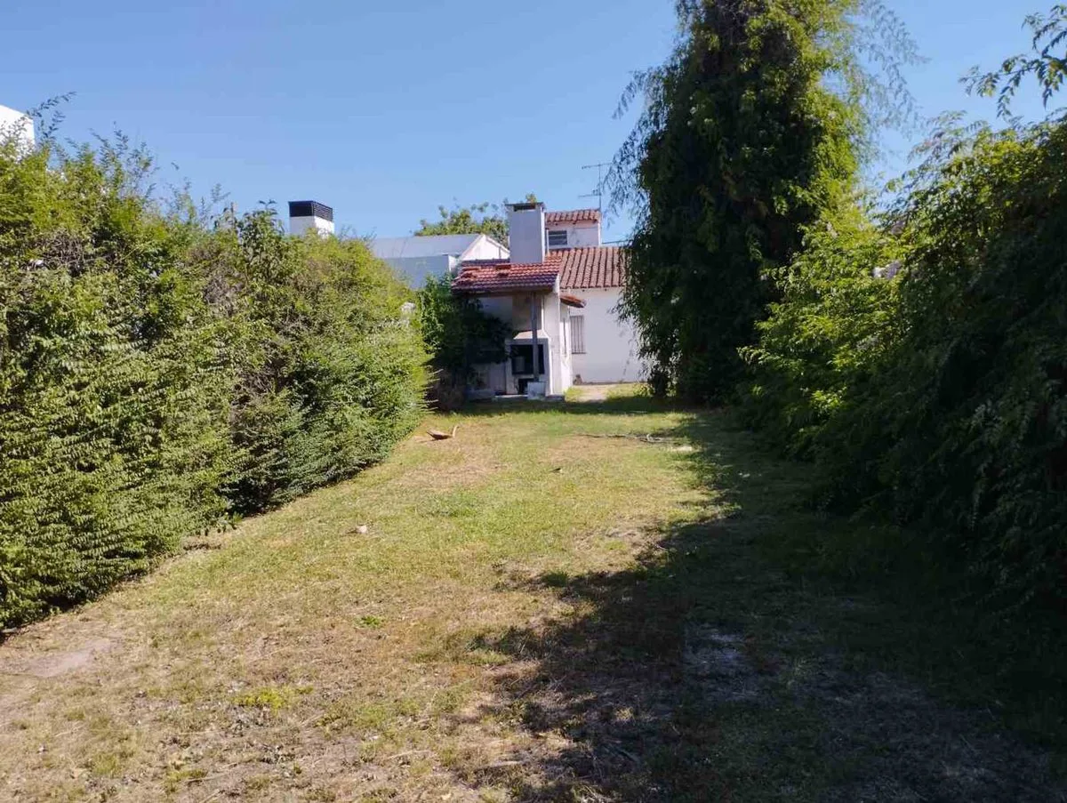 CASA DOS DORMITORIOS VENTA CITY BELL APTA BANCO foto 4