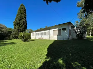 Gran chalet estilo ingles sobre calle Evans de Pueblo Liebig foto 2
