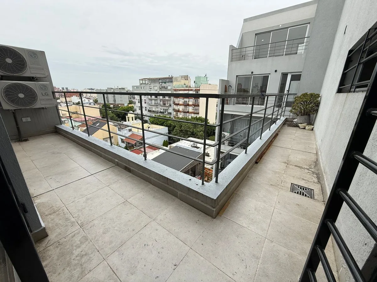 DEPARTAMENTO 2 AMBIENTES VENTA MONTE CASTRO foto 4