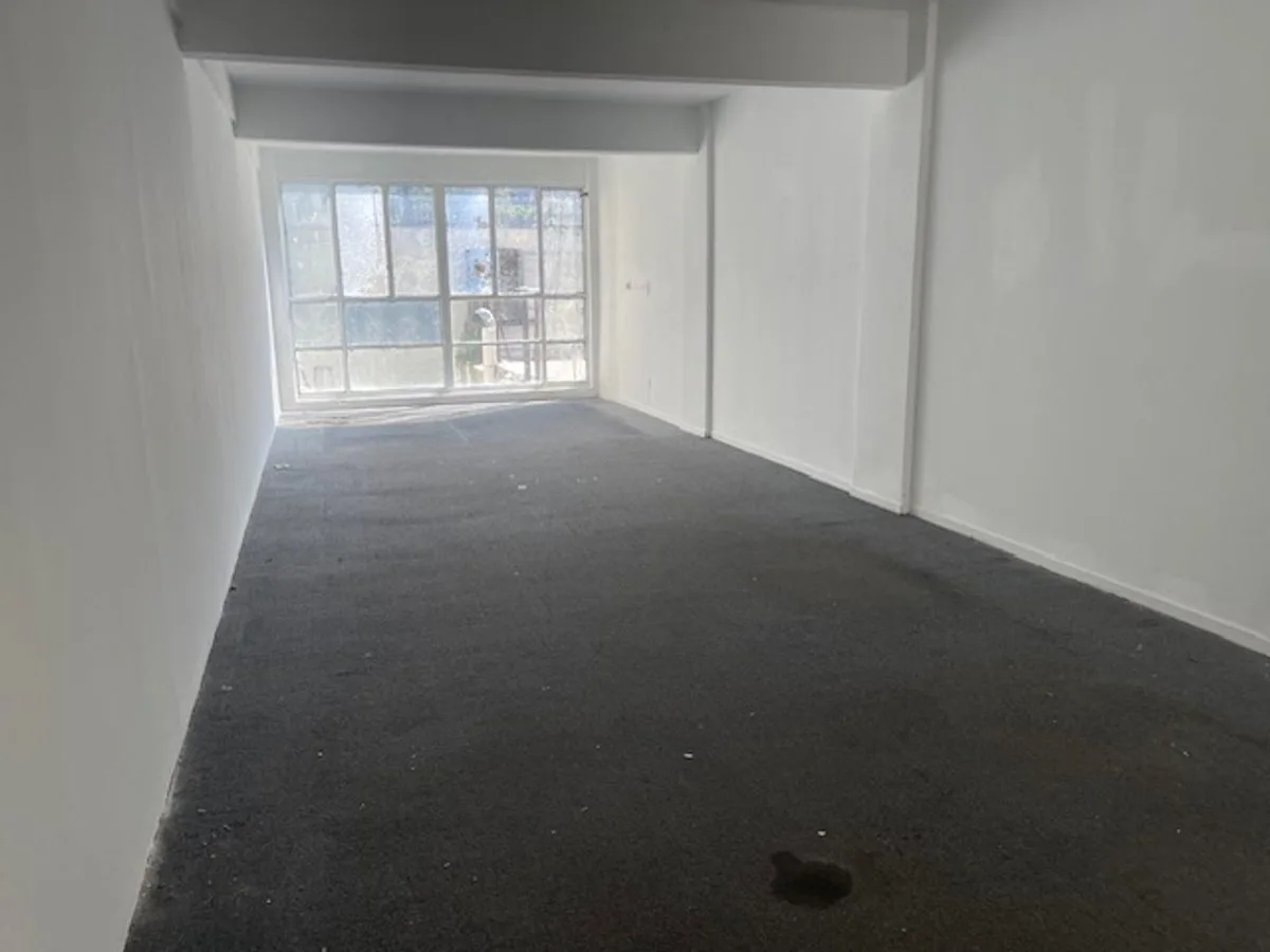 Venta  Oficina Oportunidad  Tte. Peron !600 foto 3