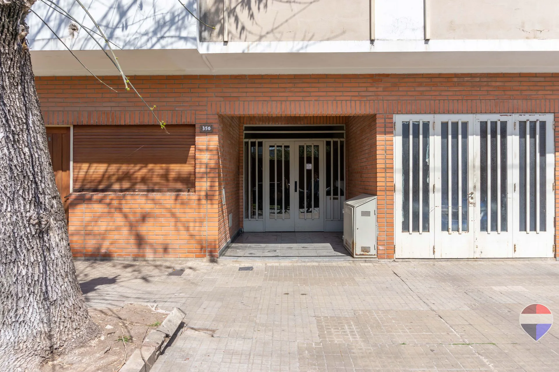 Departamento 3 Dormitorios Venta La Plata Cochera foto 3