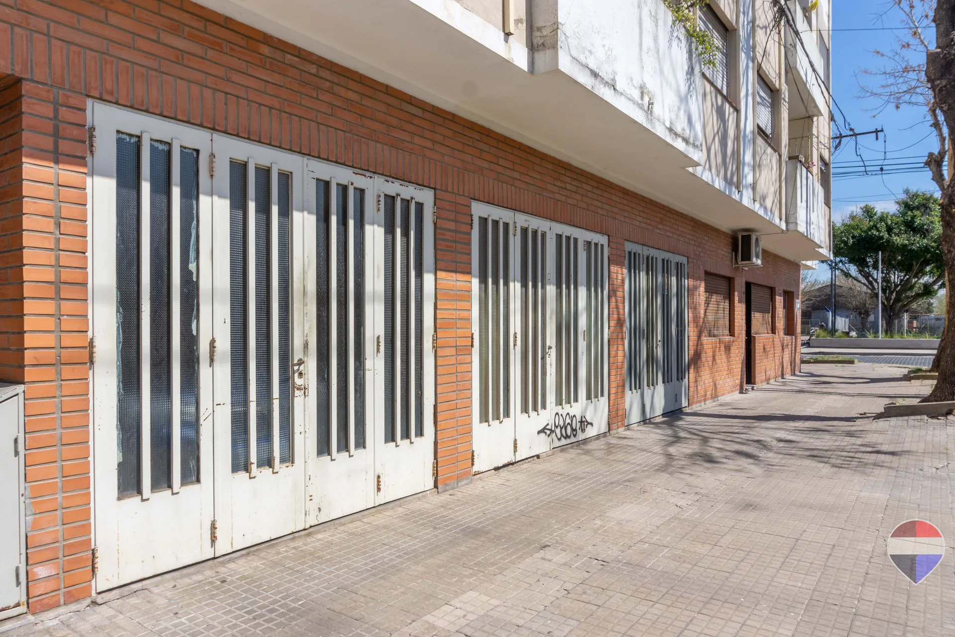 Departamento 3 Dormitorios Venta La Plata Cochera foto 5