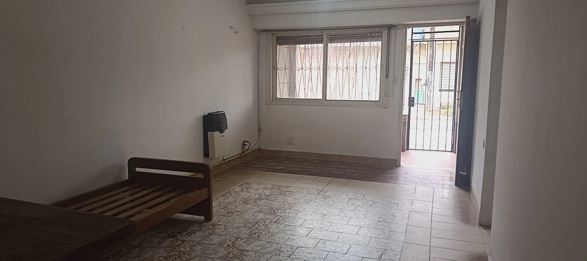 VENTA CASA 3 AMBIENTES Y MEDIO EN VILLA BOSCH foto 2