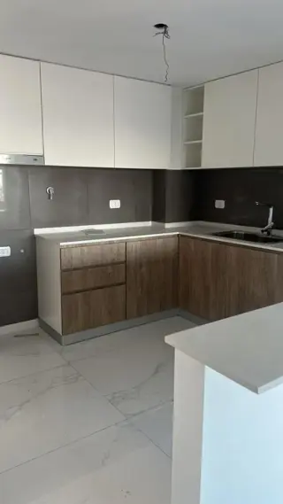 3 Y 2 AMB A ESTRENAR A METROS DE AV JUAN B ALBERDI , SUM , SOLARIUM , MUYYY AMPLIOS Y LUMINOSOS foto 3