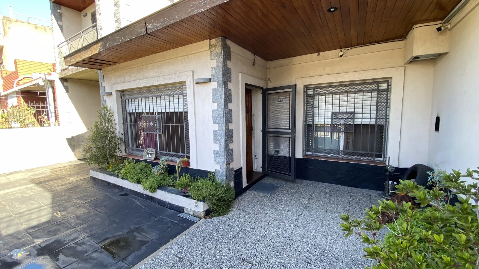 Casa 4 ambientes Villa Tesei con Cochera Pasante, Patio y Parrilla foto 3