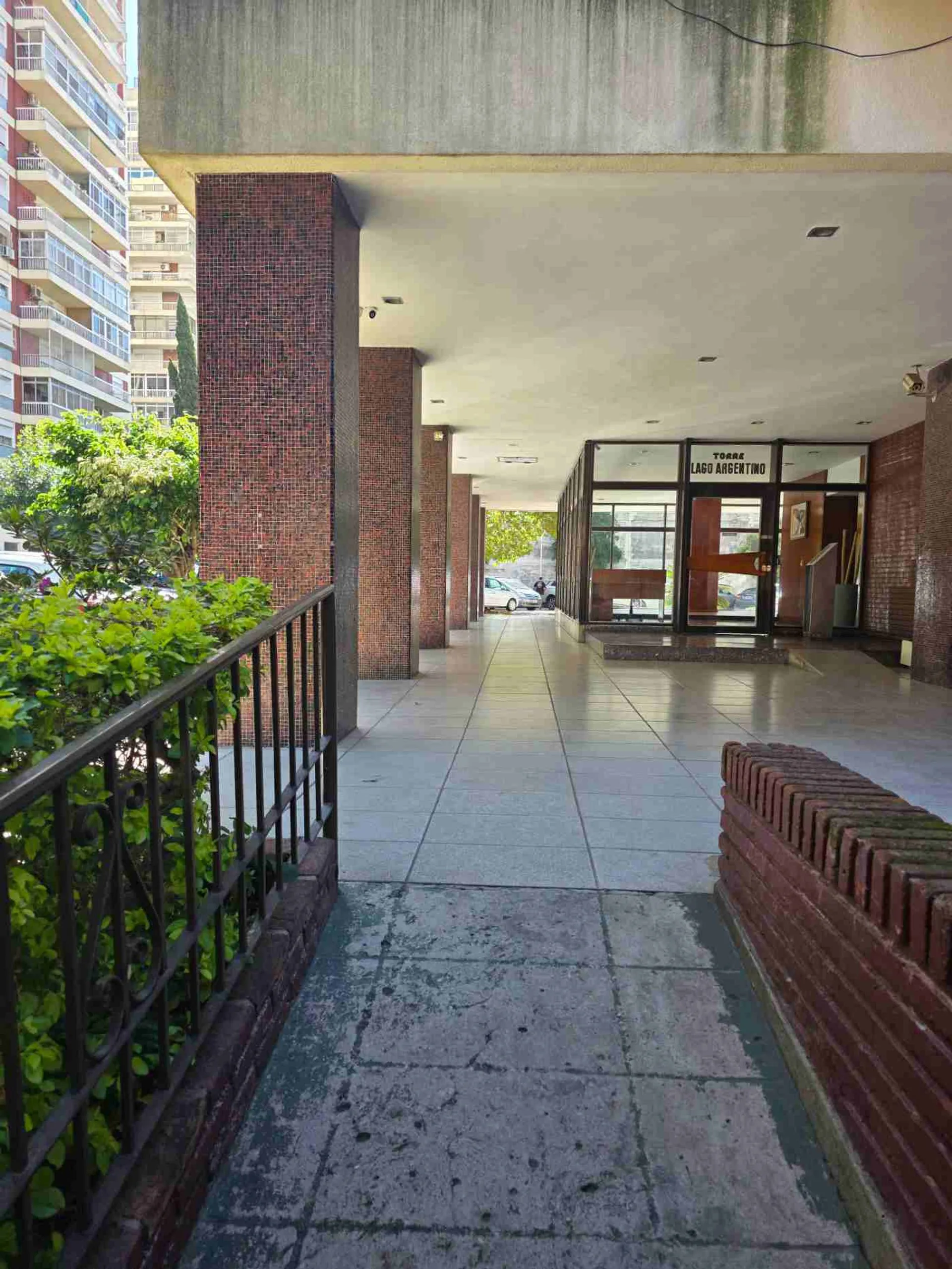 Venta departamento 4 amb lav balcon cochera Wilde foto 3