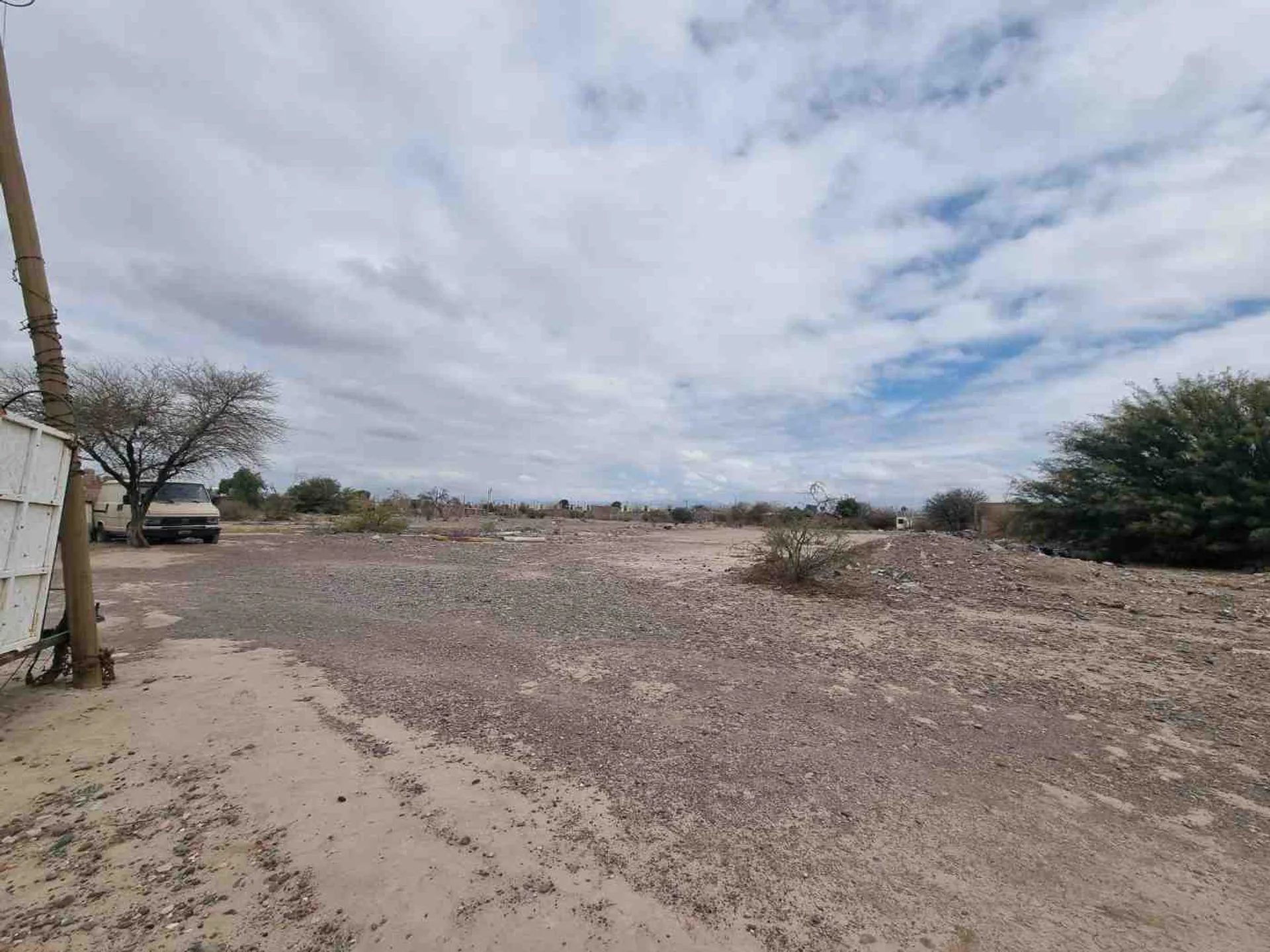 ALQUILER TERRENO DE 6.740 M².DOBLE INGRESO.CHIMBAS foto 2