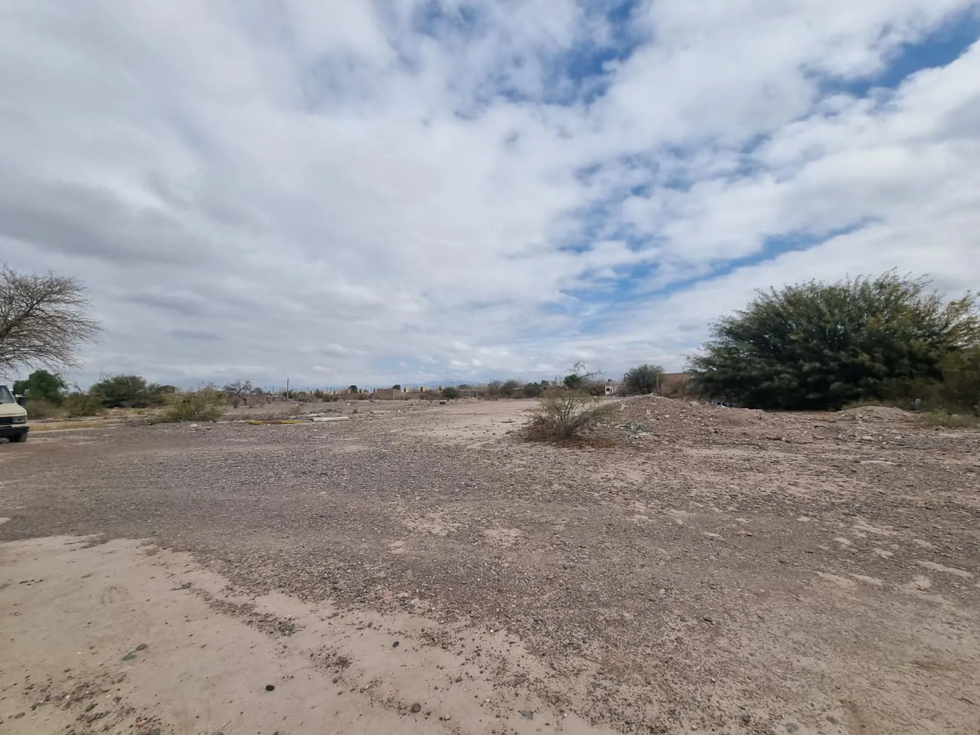 ALQUILER TERRENO DE 6.740 M².DOBLE INGRESO.CHIMBAS foto 4
