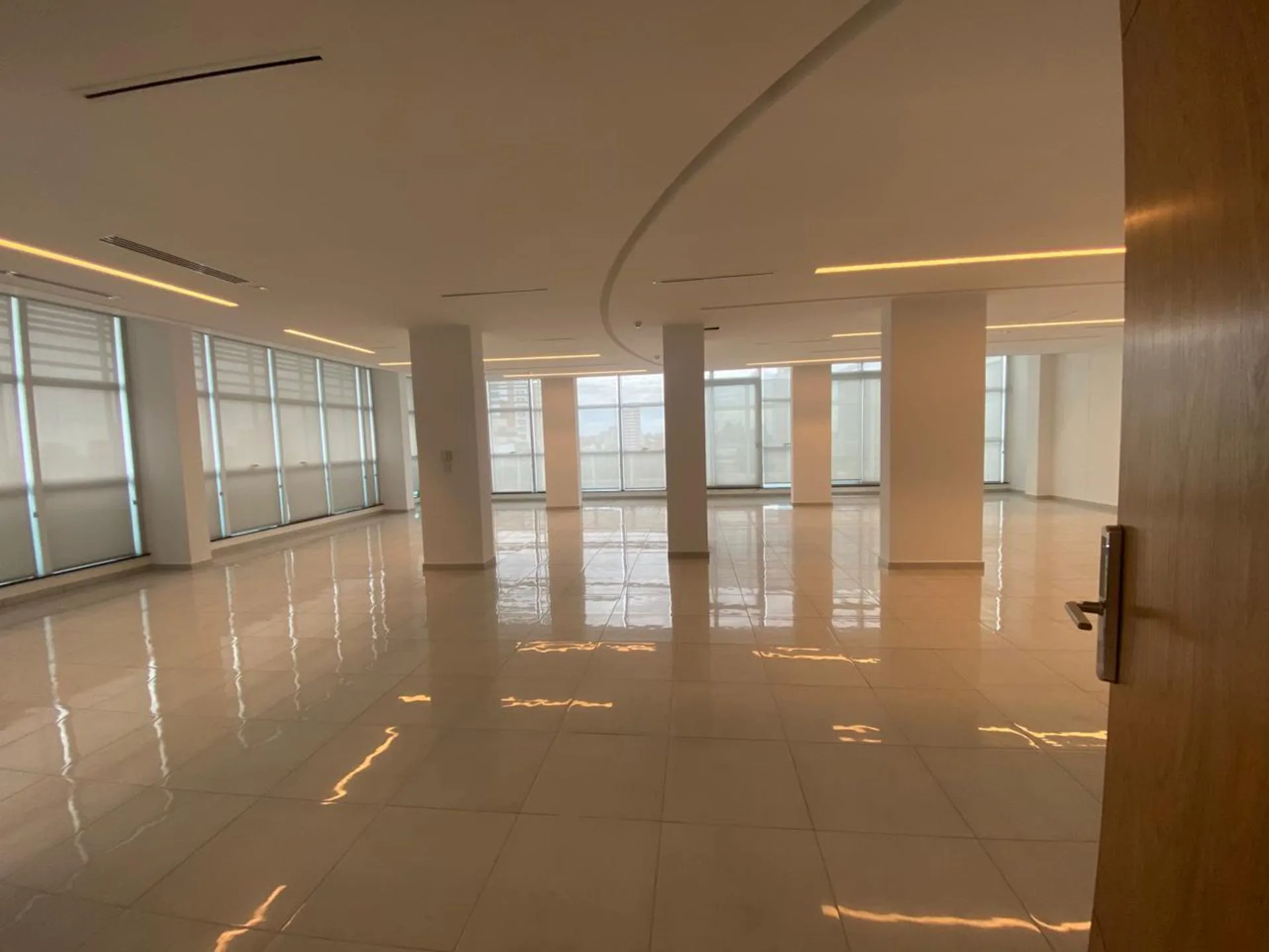 OFICINAS PREMIUM EN ALQUILER | CENTRO DE V. MARIA foto 2
