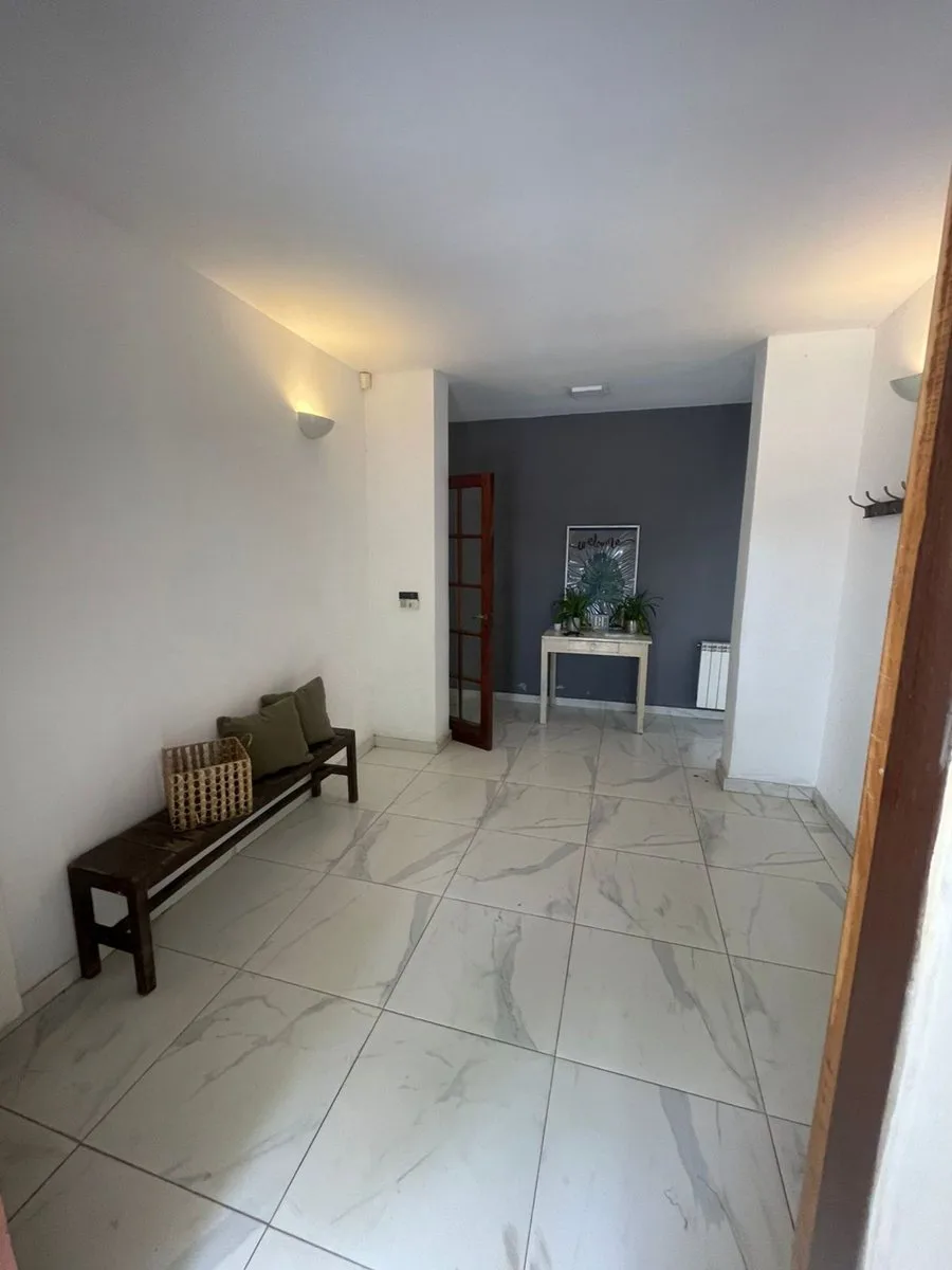CASA DE 4 AMB. IMPECABLE Y MODERNA | APTA CREDITO foto 3