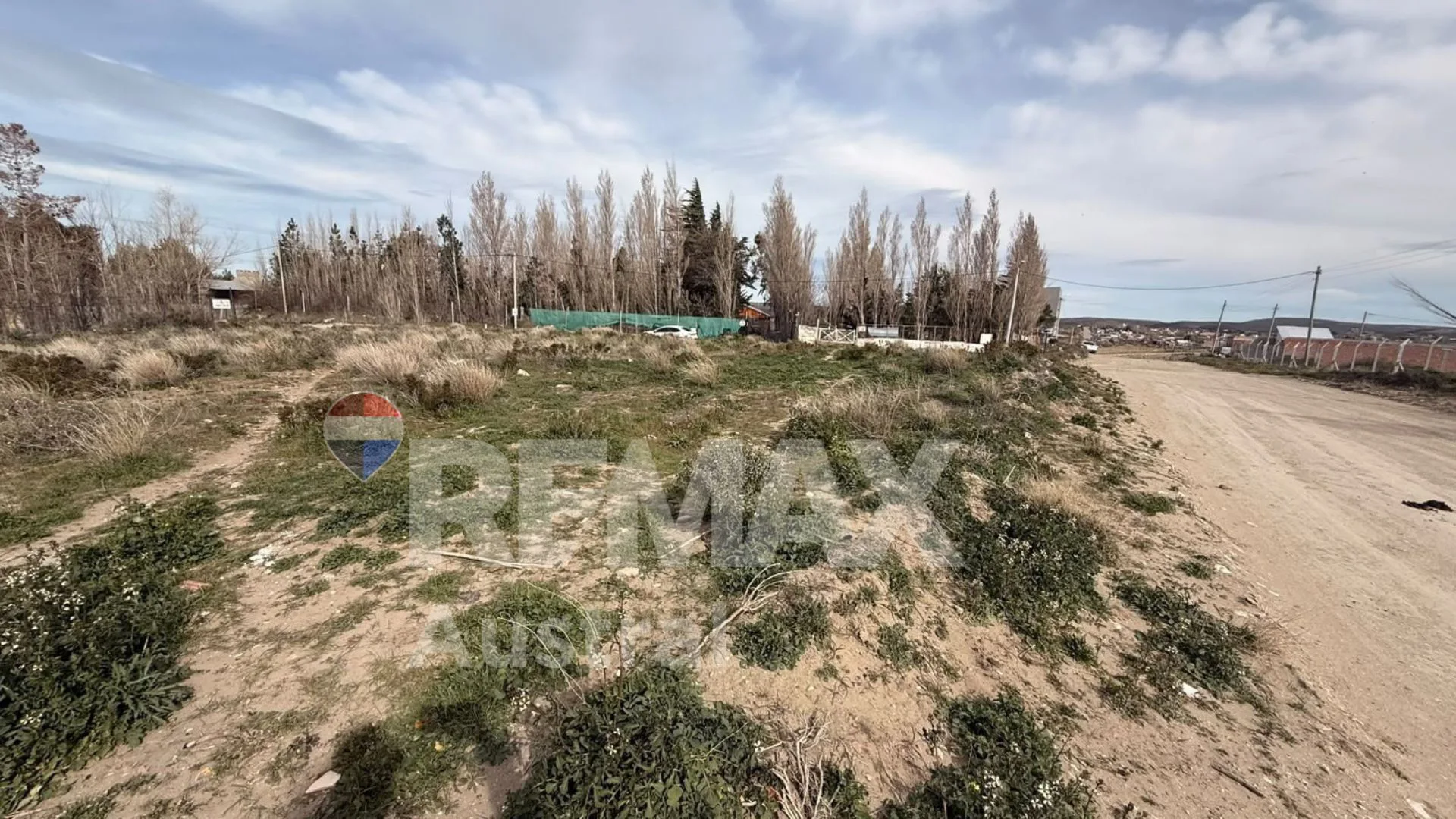 TERRENO 2500M2. BARRIO TRES PINOS foto 2