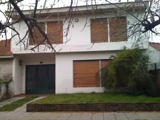 Importante Chalet en José Mármol foto 2