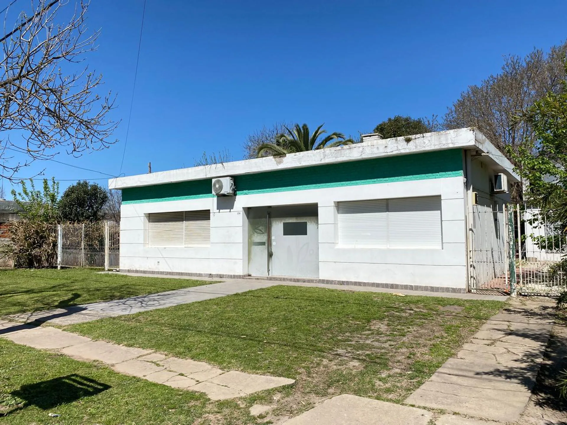 Venta de propiedad comercial.Funes. 4 ambientes foto 2