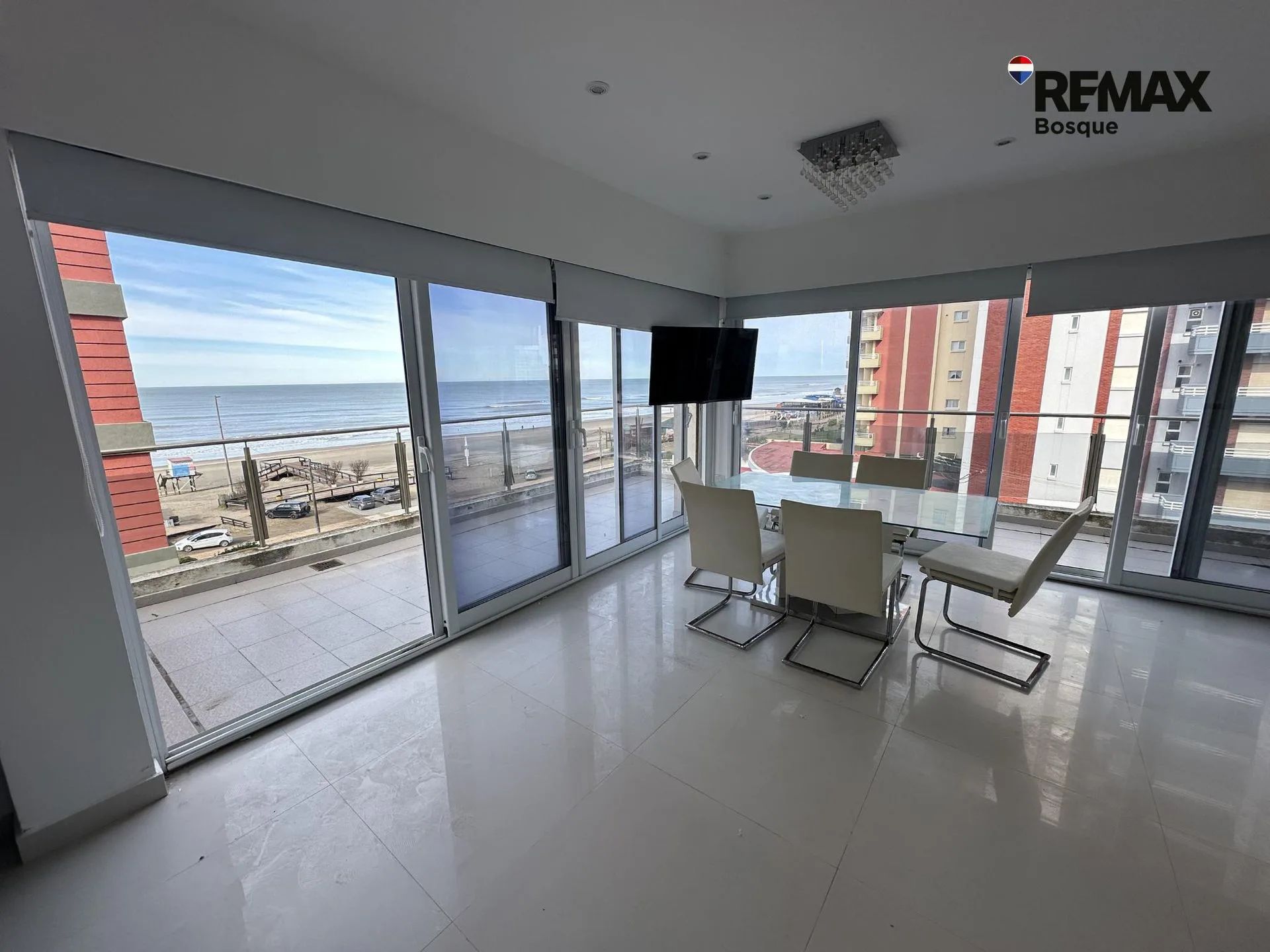 Venta departamento Villa Gesell frente al mar foto 3