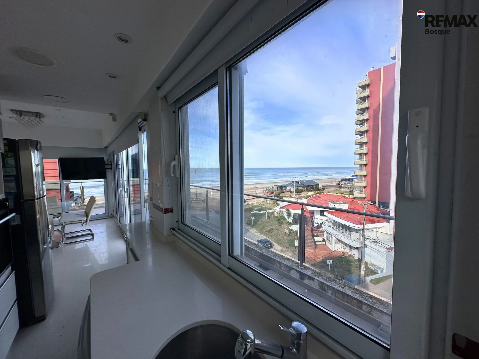 Venta departamento Villa Gesell frente al mar foto 4