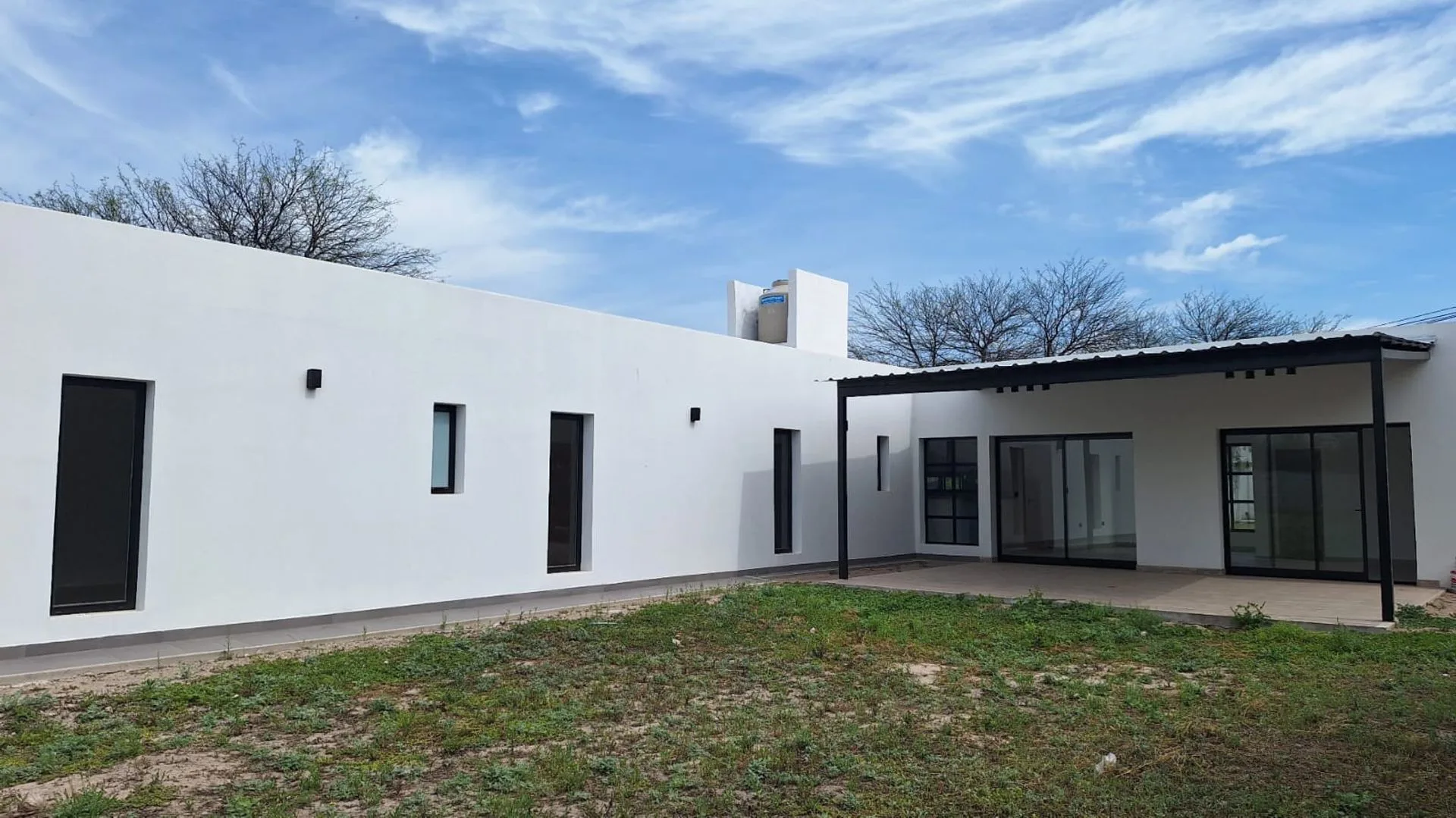 Venta de Casa a Estrenar Barrio Privado El Chañar foto 2