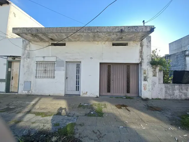 CASEROS: Lote 200 m2 - Zonificación Apto Todo Destino!!! Venta