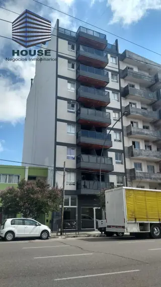 Bº GRAL PAZ -MUY LUMINOSO C/ BALCON EDIFICIO C/ PISCINA Y ASADORES foto 4