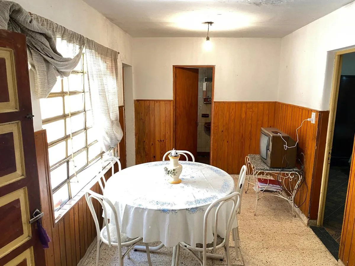 Casa pasillo con patio. Venta. Barrio Belgrano. foto 3