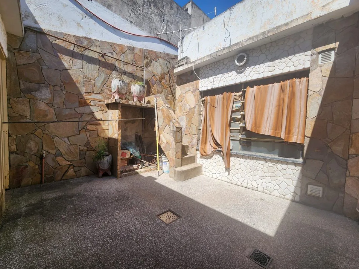 Casa pasillo con patio. Venta. Barrio Belgrano. foto 5